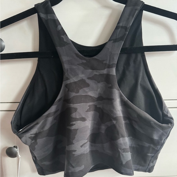 Brand new Athleta Conscious Crop Printed A-C, large, never worn - Picture 3 of 5